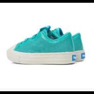 NWT in box kids People Footwear sneakers